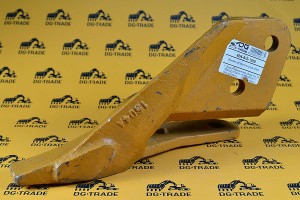 Боковой зуб заднего ковша левый Komatsu 42N-812-1220 Боковой зуб заднего ковша левый Komatsu 42N-812-1220