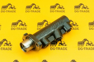 Главный тормозной цилиндр JCB (Original) 15/920389 Главный тормозной цилиндр JCB (Original) 15/920389