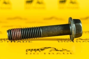 Болт крепления главной шестерни JCB 826/01060